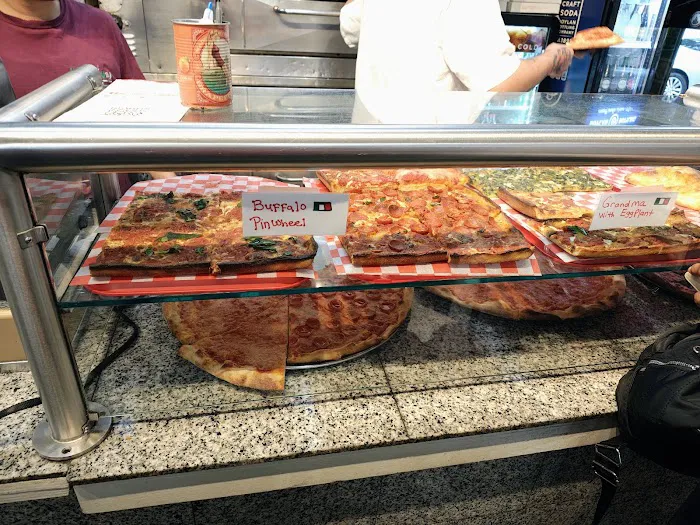 Underground Pizza Picture 4