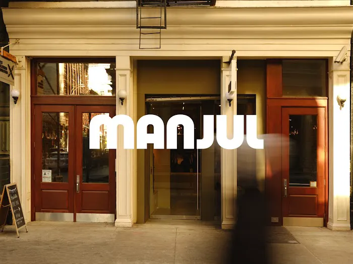Manjul Coffee & Clothing Picture 6