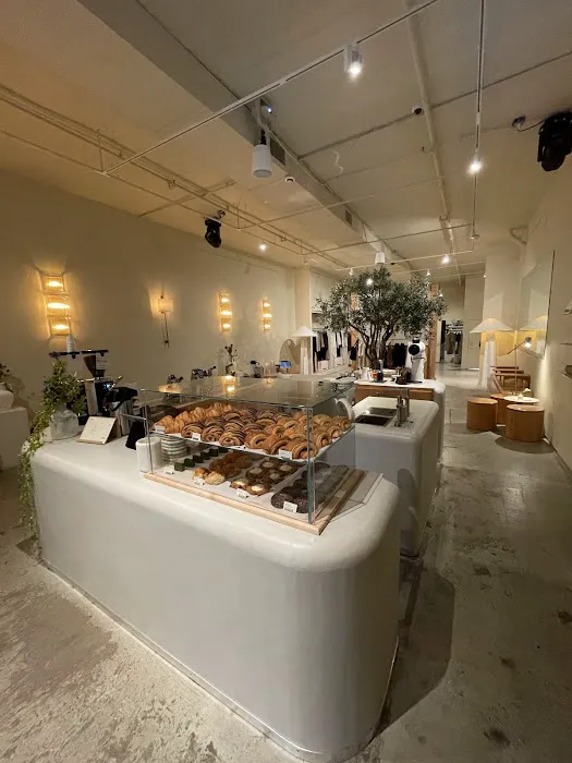 Manjul Coffee & Clothing Picture 9
