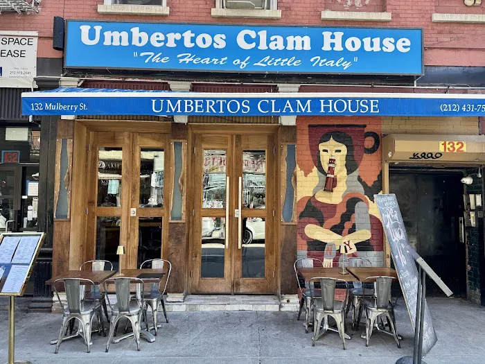 Umbertos Clam House Picture 4