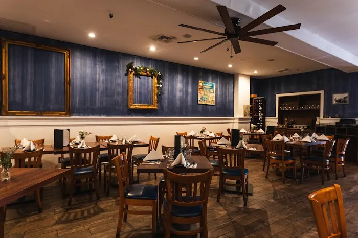 Umbertos Clam House Picture 7