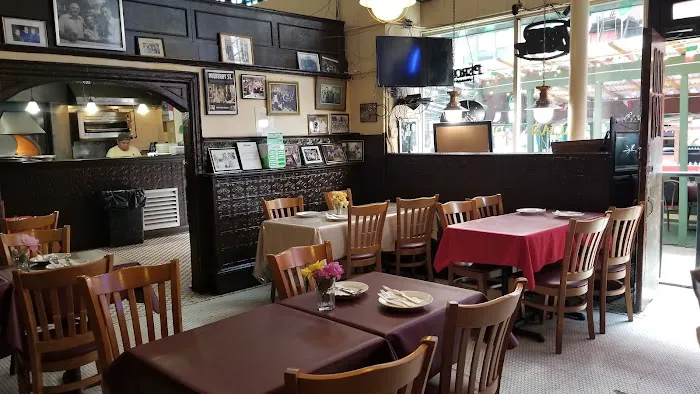 Mulberry Street Bar Picture 1