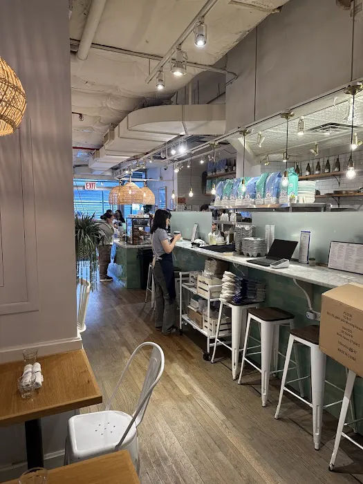 Bluestone Lane Battery Park Café Picture 5