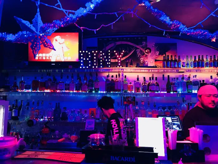 Biny Karaoke Bar & Lounge Picture 7