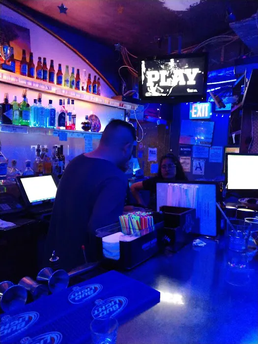 Biny Karaoke Bar & Lounge Picture 9