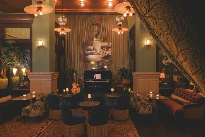 Club Room Picture 1