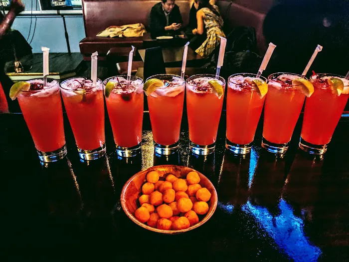 Winnie’s Bar Picture 3