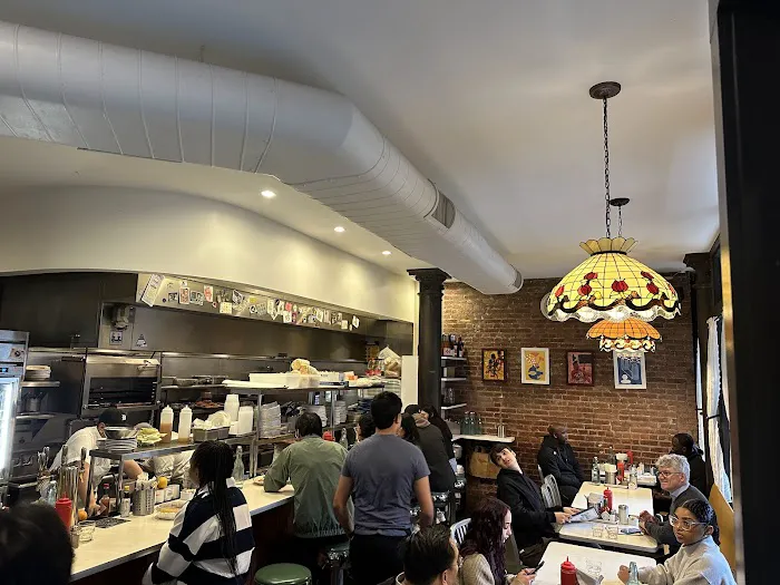 Golden Diner Picture 5