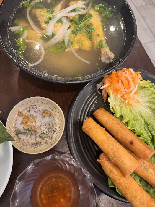 Phở Gà Vàng Picture 2