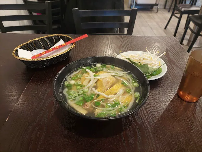 Phở Gà Vàng Picture 5