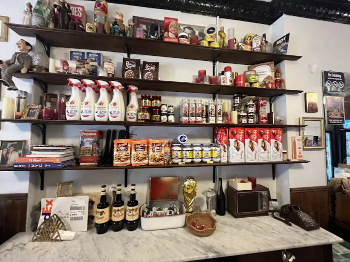 Regina's Grocery Picture 3