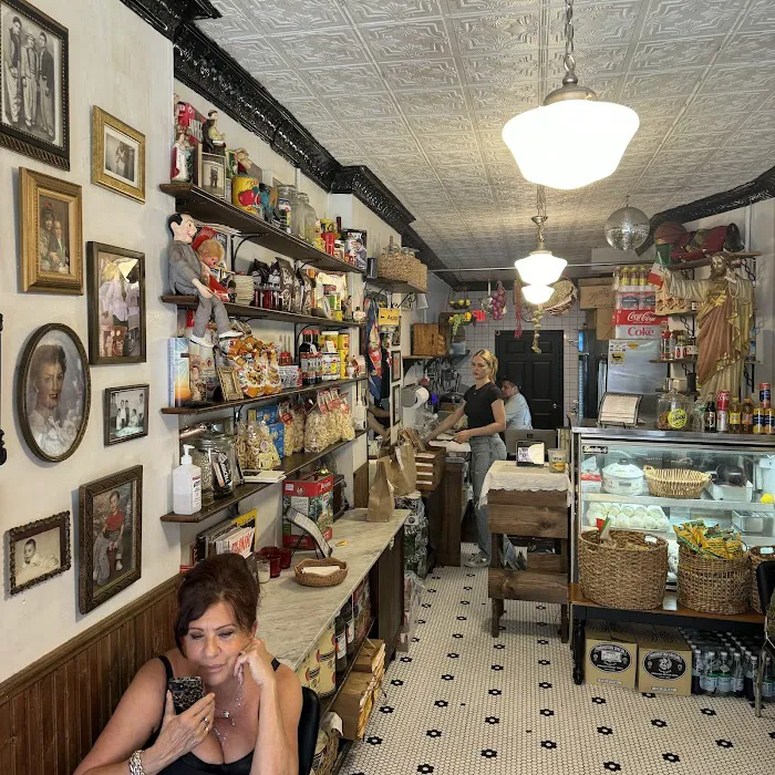 Regina's Grocery Picture 6