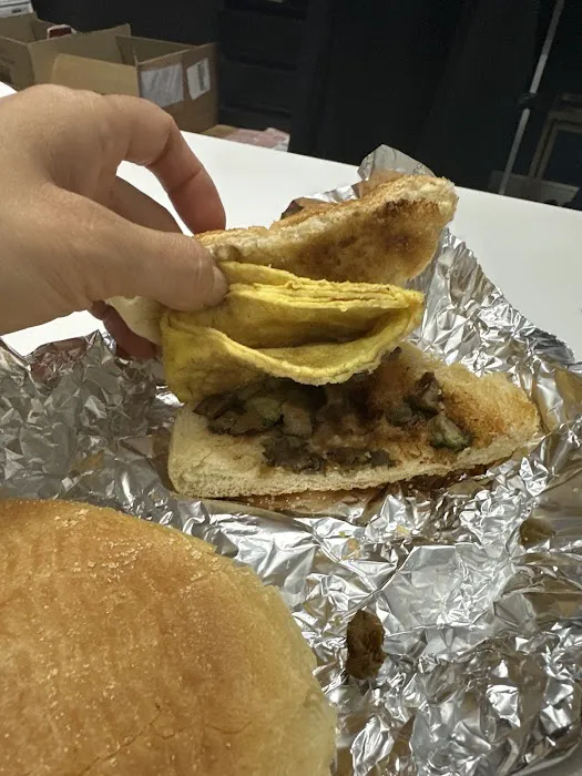 Taasha Deli Picture 4
