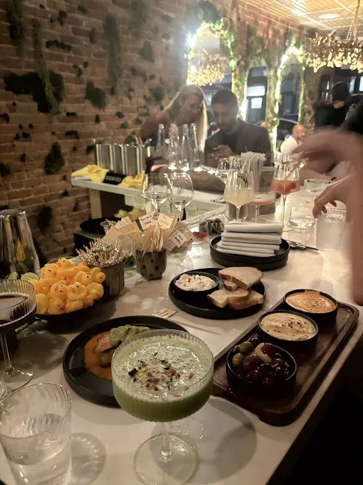 Salud SoHo Picture 3