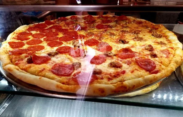 Madison Street Pizza Picture 1