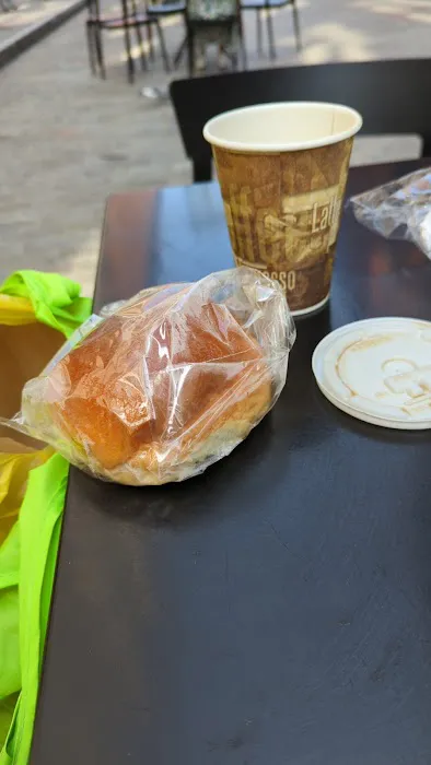 Yue Lai Bakery Picture 9