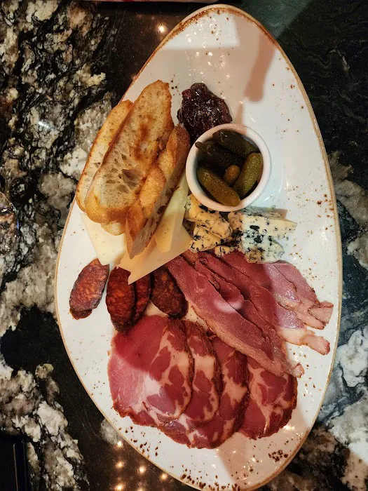 Centric Bar & Grill Picture 6