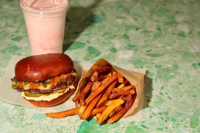 Springy Burgers & Fries Picture 10