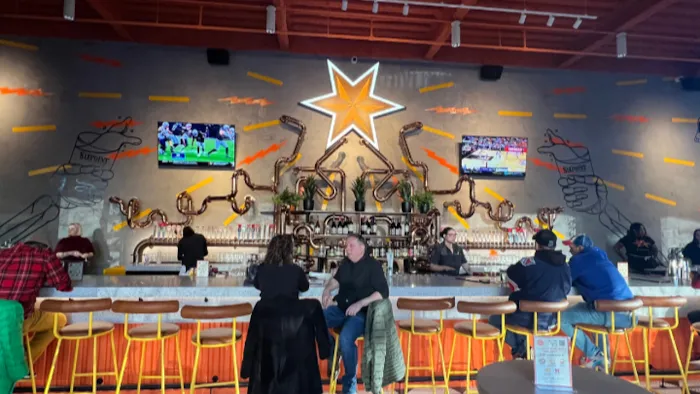 Sixpoint Brewery at Brookfield Place Picture 5