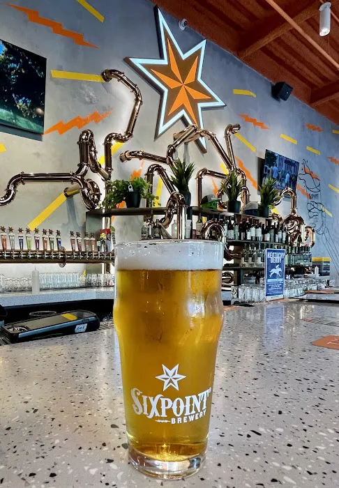 Sixpoint Brewery at Brookfield Place Picture 3