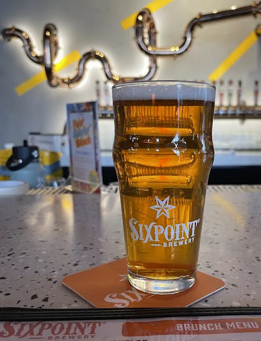 Sixpoint Brewery at Brookfield Place Picture 10