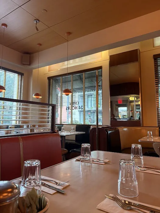 Soho Diner Picture 2
