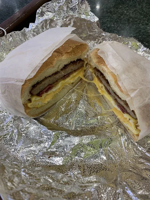 Trader Express Deli Picture 3