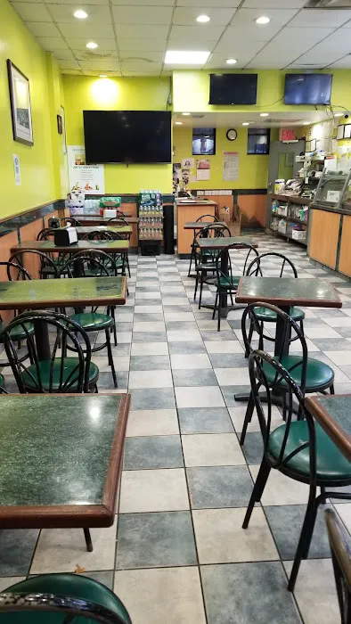 Trader Express Deli Picture 4