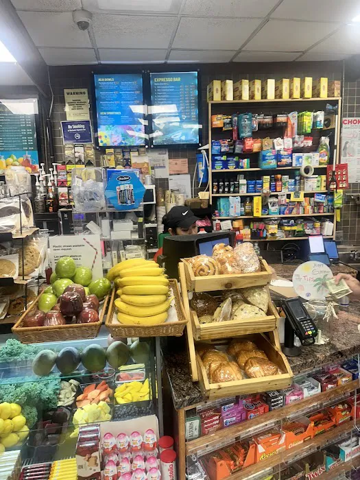 Garden City Deli Picture 3