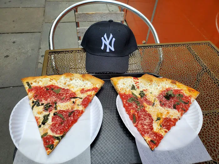 Justino's Pizza Picture 3