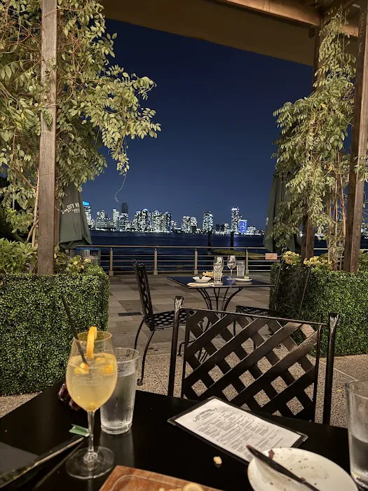 City Vineyard Picture 9
