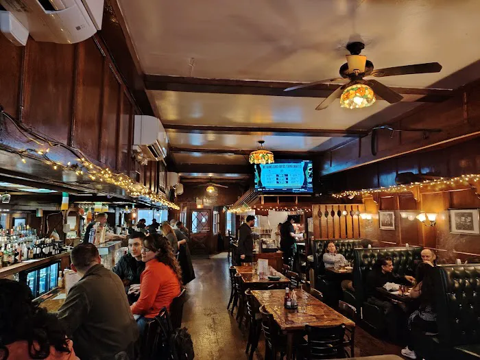 White Horse Tavern - Financial District Picture 4