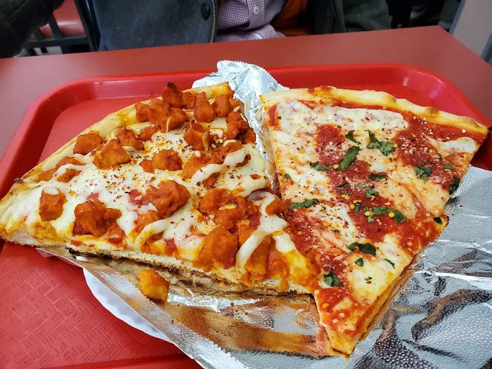 DaVinci Pizzeria & Restaurant Picture 2