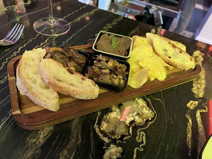 Bibliotheque Picture 3