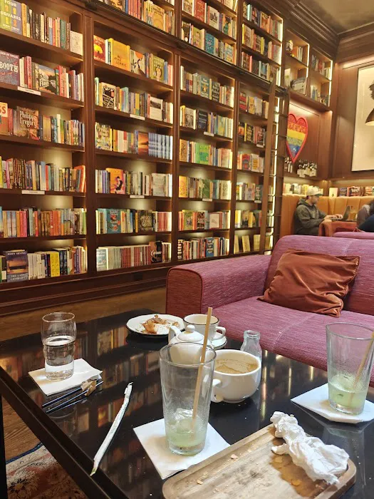 Bibliotheque Picture 2