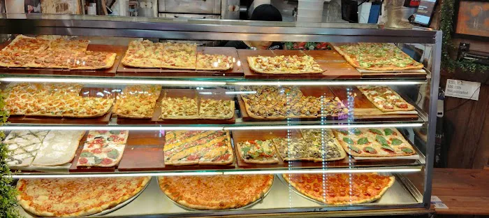 Champion Pizza - Soho Picture 3