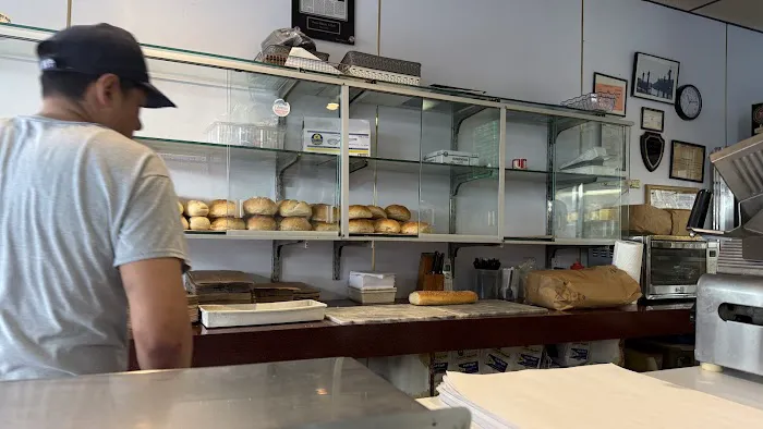 Parisi Bakery & Deli Picture 10