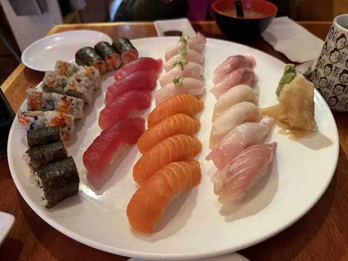 Quan Sushi Grill Picture 3