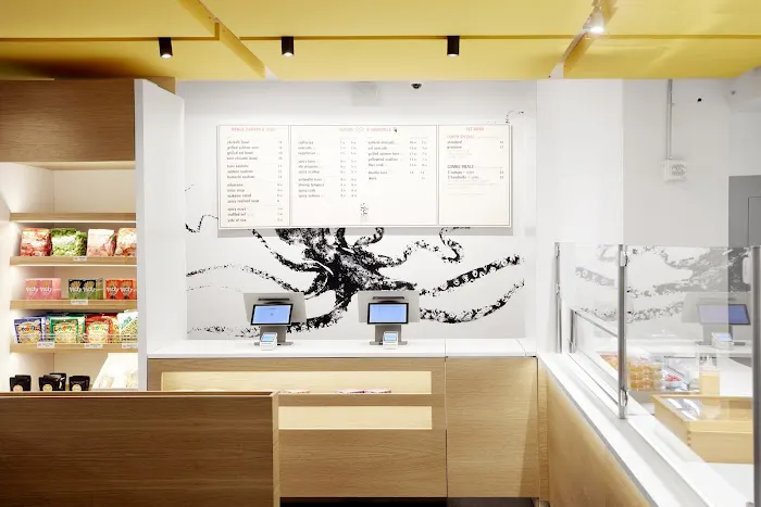 MakiMaki Sushi - 1 NY Plaza Picture 6