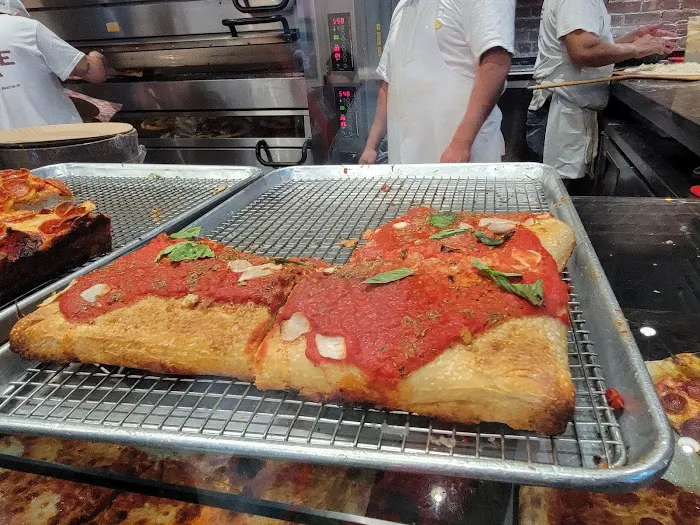 Upside Pizza Picture 5