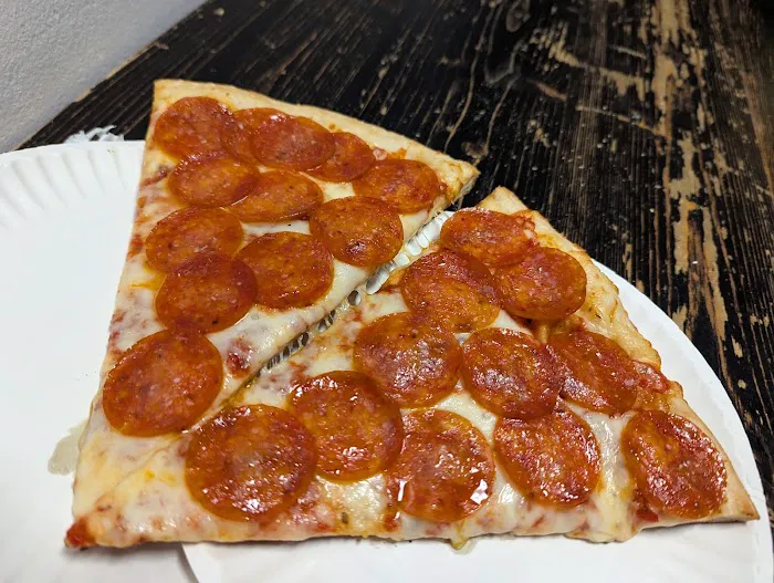 Champion Pizza Clinton Picture 3