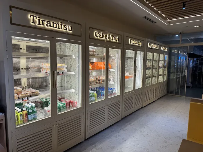U&M Cafe bakery Picture 7