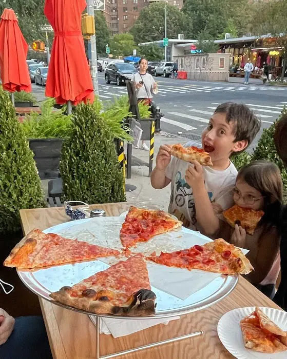 Grand Street Pizza Picture 6