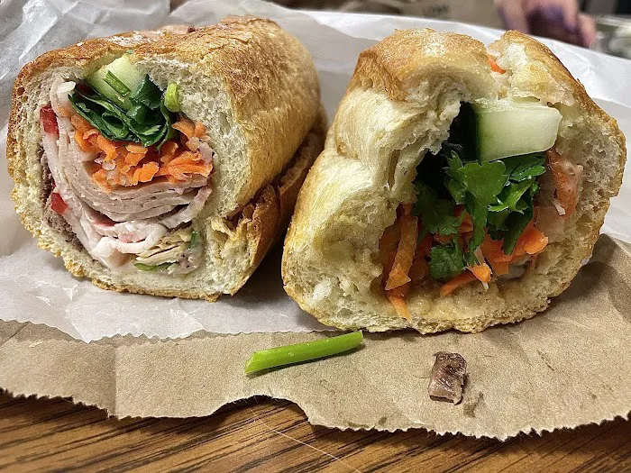 Bánh Mì Cô Út 2 Picture 2