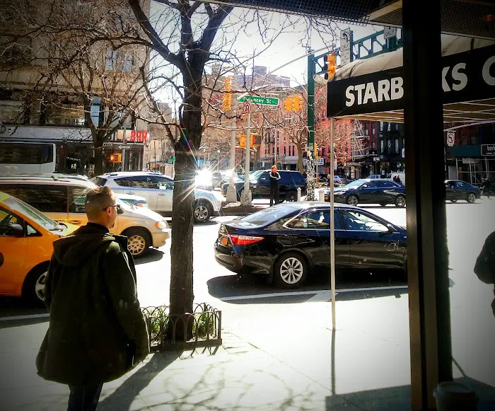 Starbucks Picture 9