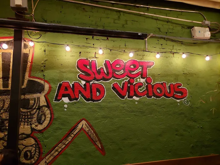 Sweet & Vicious Picture 6