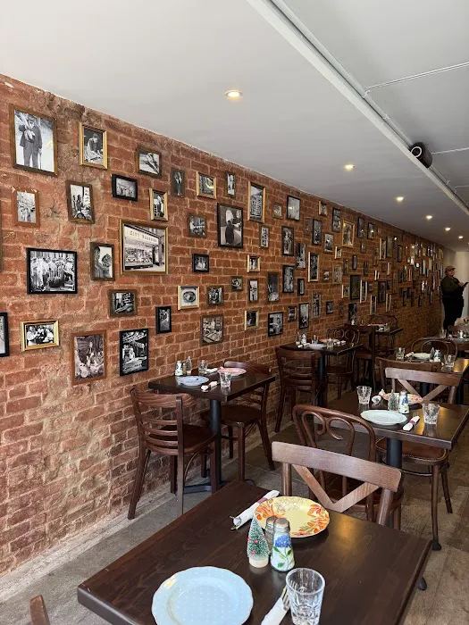 Crispy Heaven bakery and restaurant Picture 7