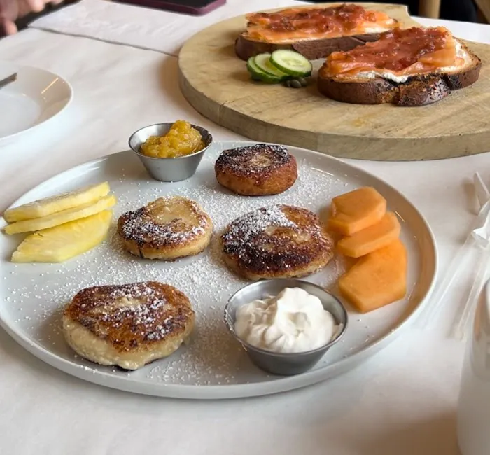 Lox Cafe Picture 3