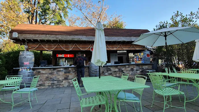 The Beer Garden Picture 6
