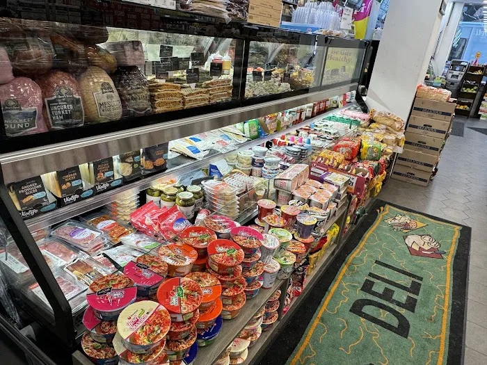 Heavenly Market and Deli Picture 5